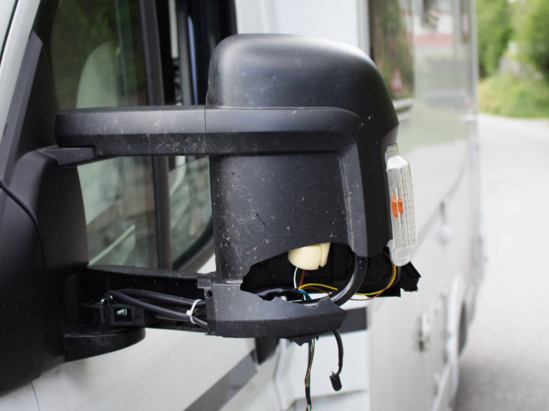 Wing mirror damage